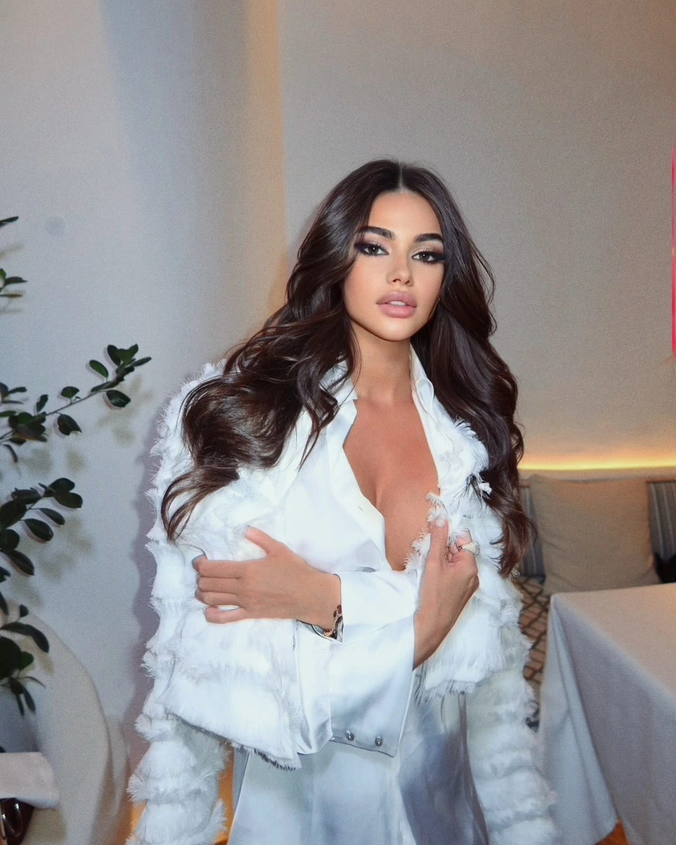 Кэлли эскорт в городе Минск